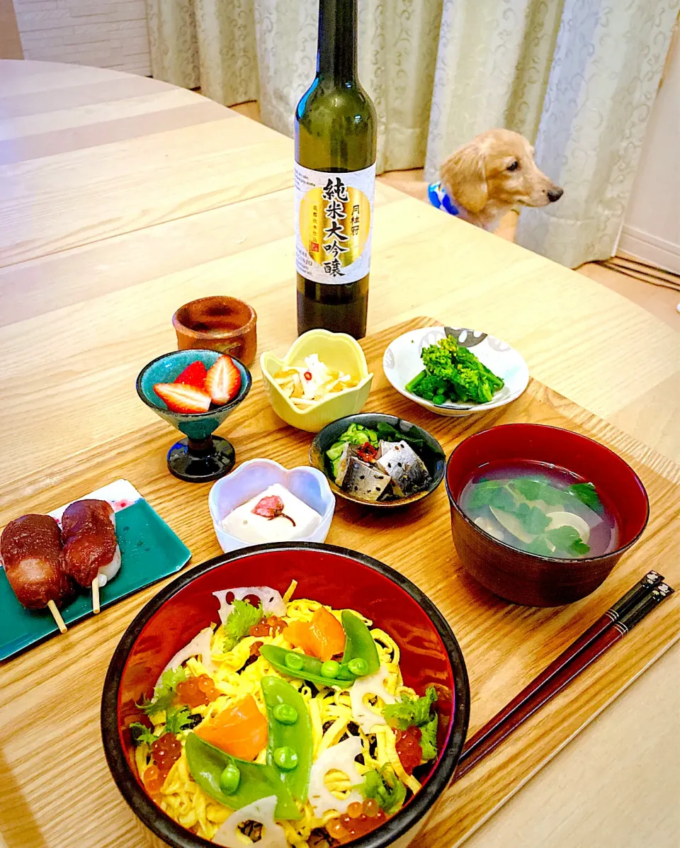 今日の夕食　ちらし寿司　蛤のお吸い物　菜の花の辛子和え　大根と中華クラゲの和え物　鰯の甘酢漬け　胡麻豆腐　いちご　お団子|ふわ猫はなちゃんさん