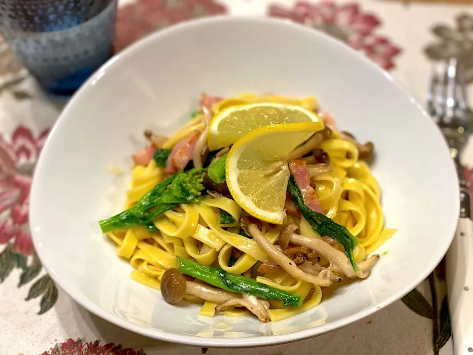 Snapdishの料理写真:菜の花のレモン🍋クリームパスタ🍴|まめすけ。さん