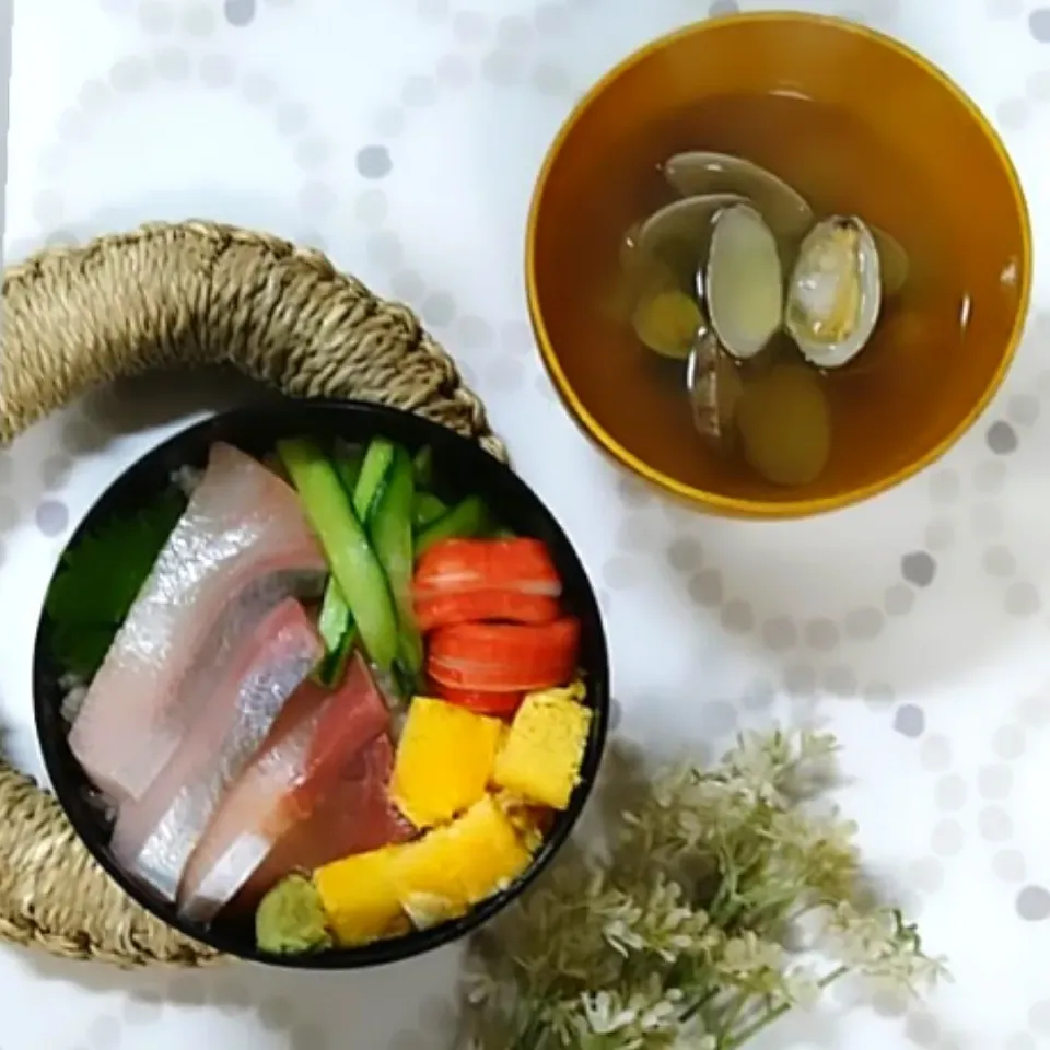 Snapdishの料理写真:カンパチde海鮮丼 😋|fumi ◡̈⋆さん