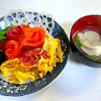 Snapdishの料理写真:ちらし寿司とお吸い物|Lara runさん