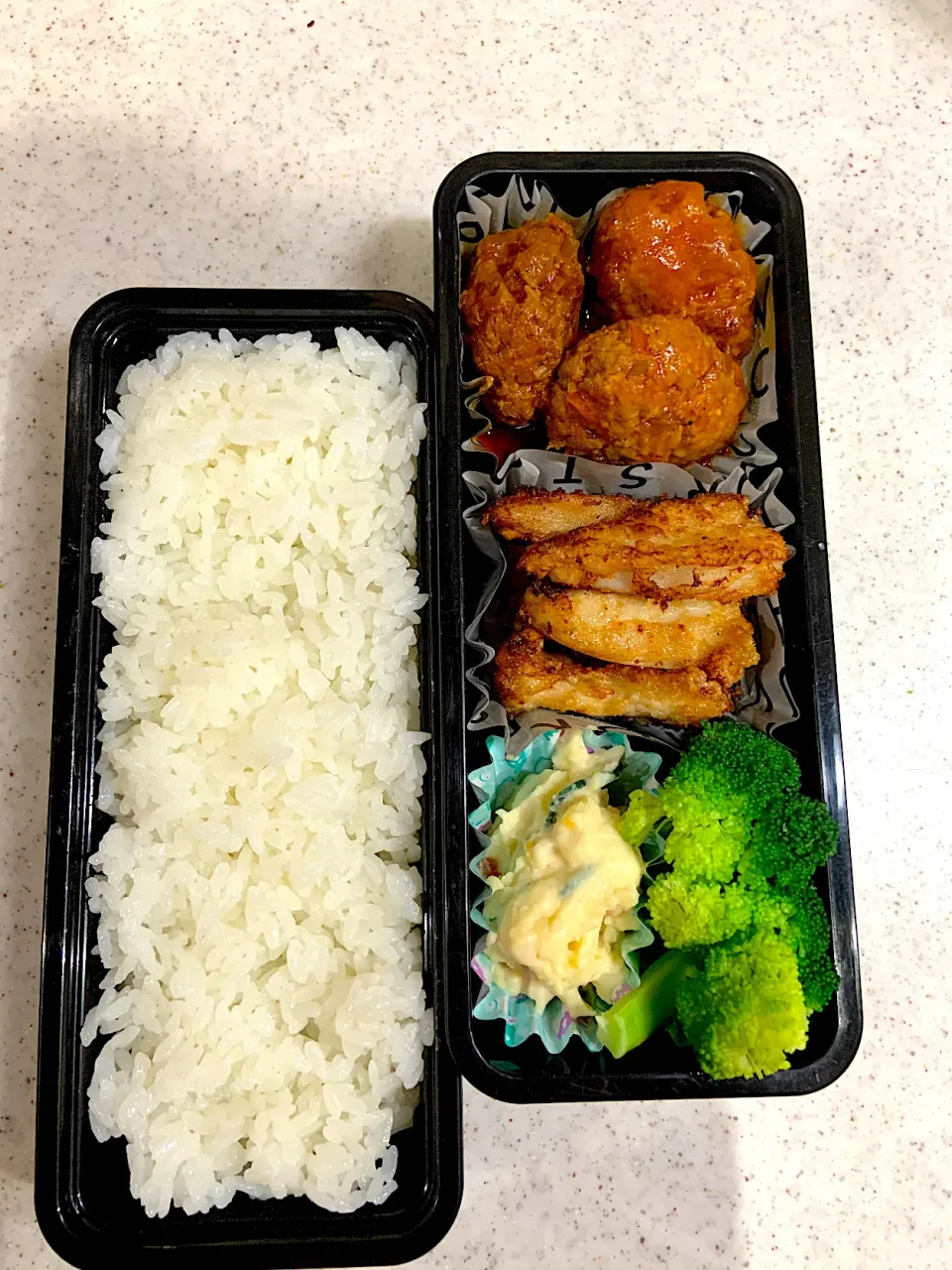 Snapdishの料理写真:煮込みハンバーグ弁当|ひとりんさん