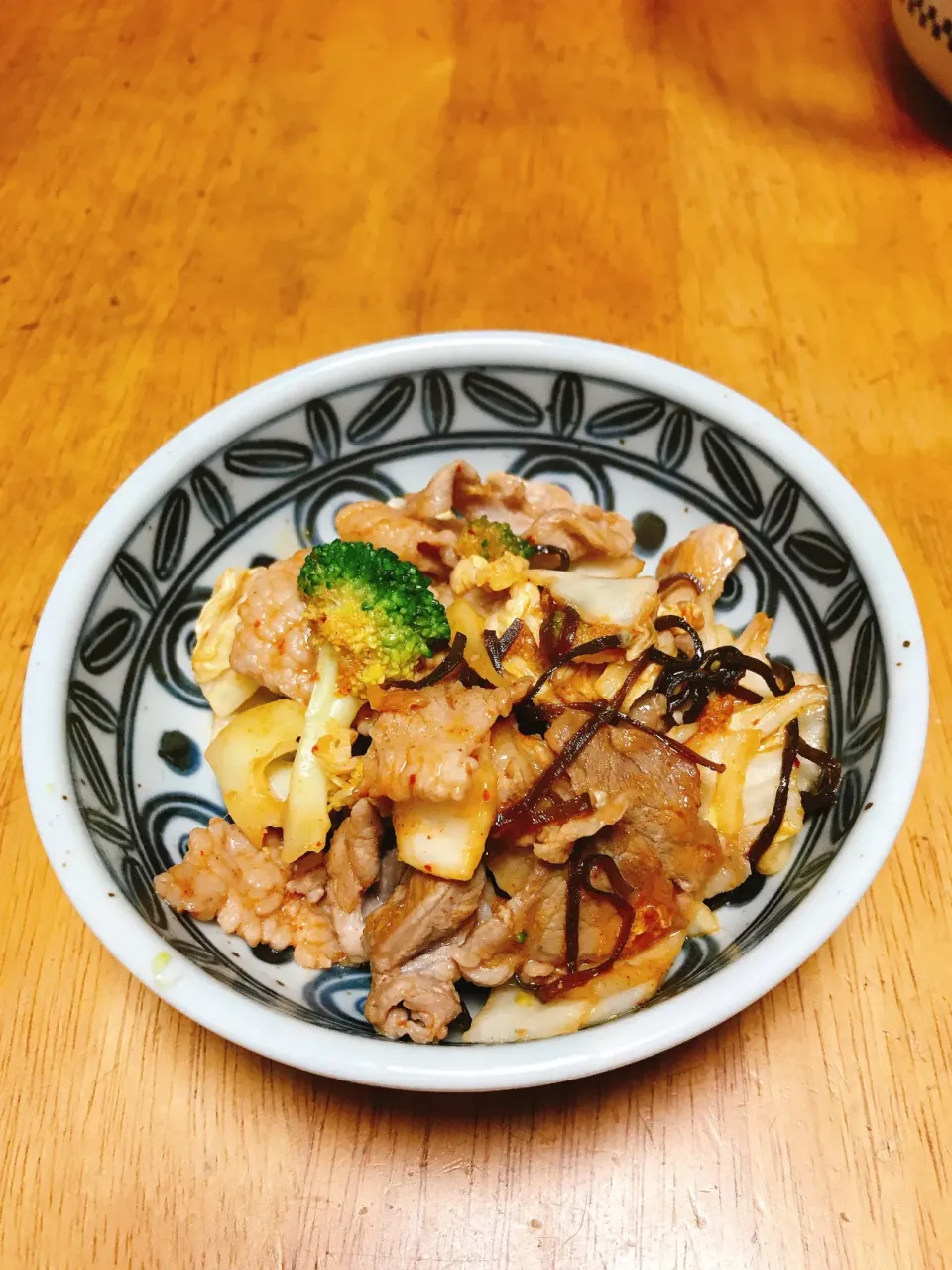 Snapdishの料理写真:塩昆布豚キムチ丼|キャベツさん