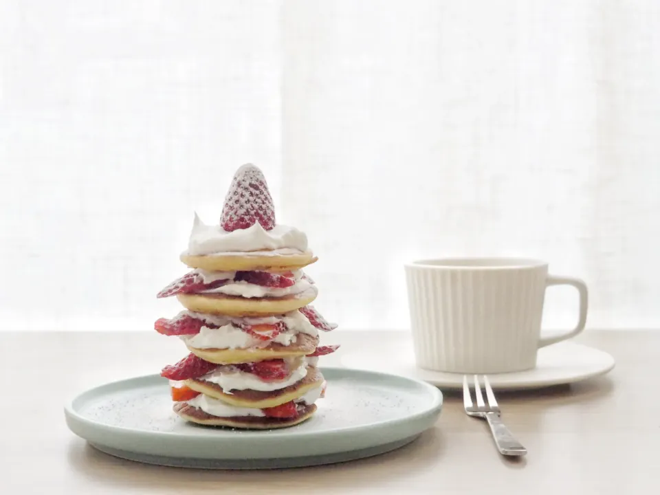 Snapdishの料理写真:Strawberry Pancake Tower|Misstyさん