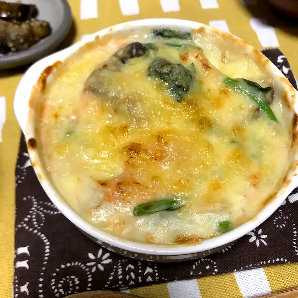 Snapdishの料理写真:鮭とほうれん草のグラタン|あさかさん