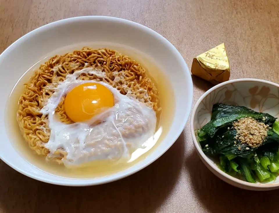 チキンラーメン
小松菜のお浸し
カマンベールチーズ|ナナさん