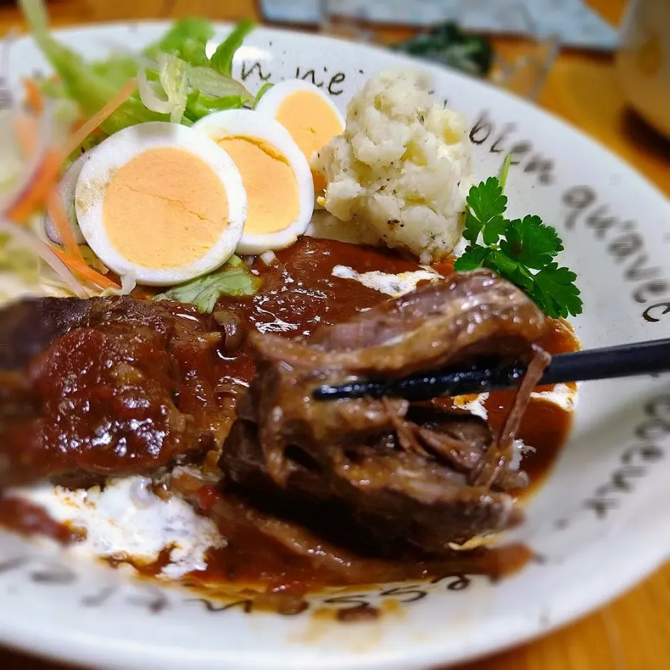 だまさんの料理 圧力鍋で牛モモブロック肉の赤ワイン煮🍷|とまと🍅さん