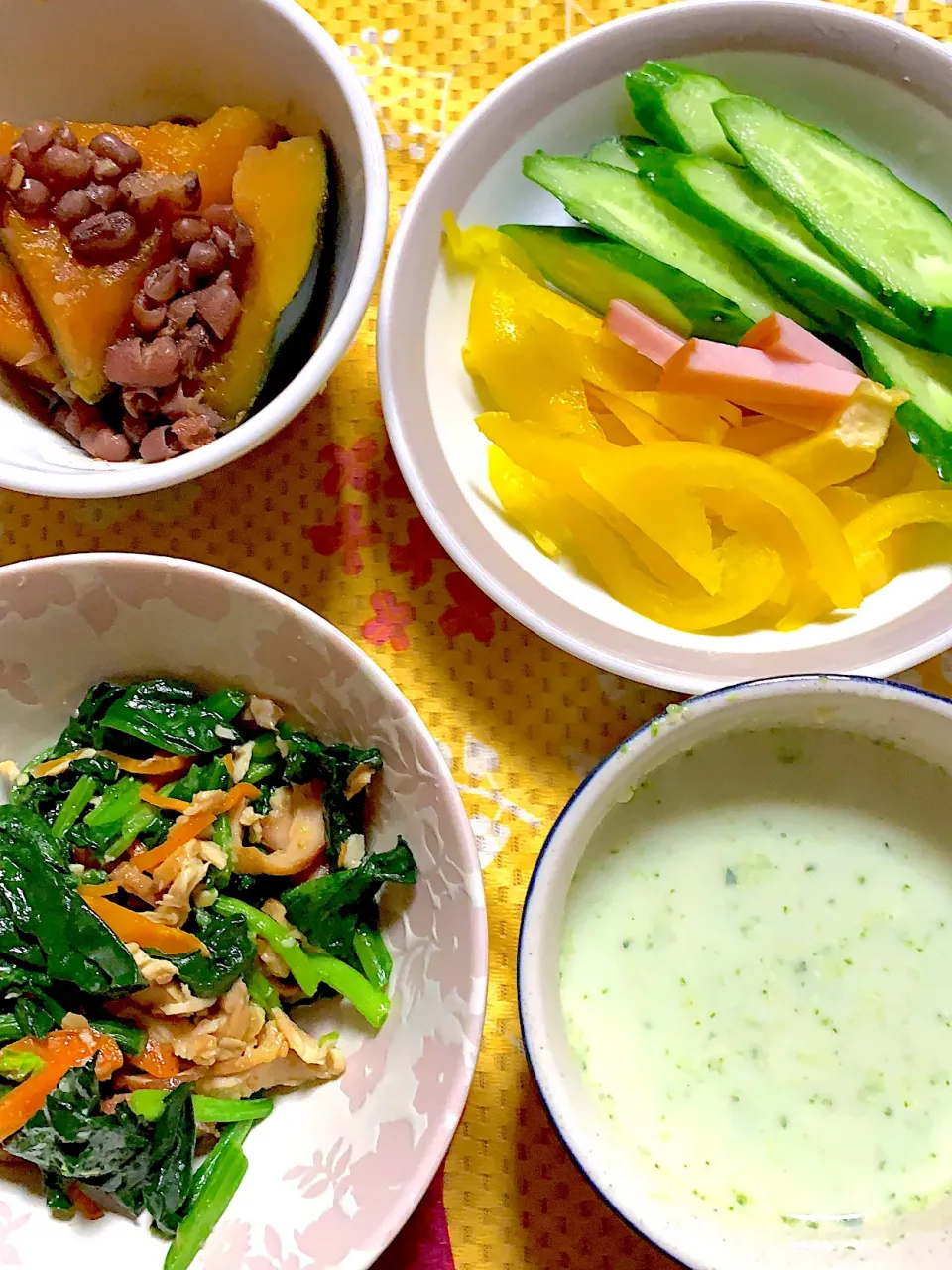 法蓮草と焼豚の炒め物　南瓜のいとこ煮　サラダ🥗　ブロッコリー🥦スープ|掛谷節子さん