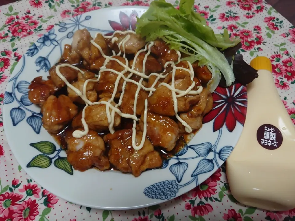 Snapdishの料理写真:照り焼きチキンには燻製マヨネーズが合うよ👌|cocco+さん