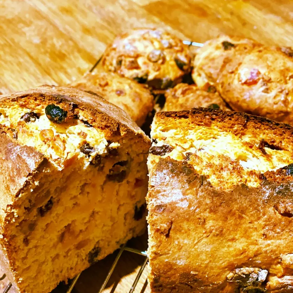 Fruit Bread with Mini Fruit Scones  #homebaking #fruitbread #ilovecooking|Emanuel Hayashiさん