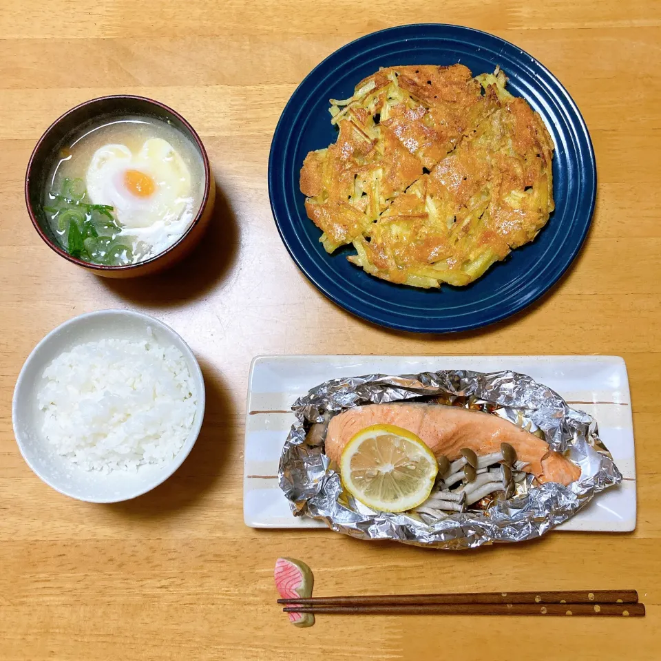 鮭のホイル焼きとじゃがいもチーズ焼き|ちゃみこさん