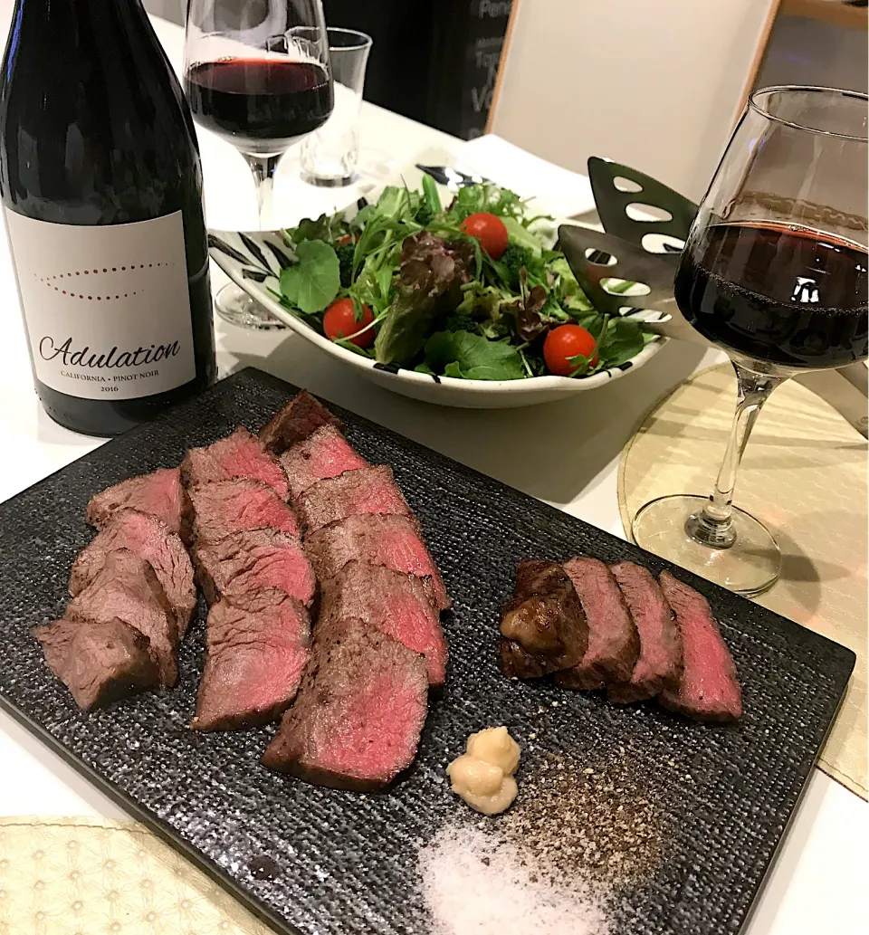 Snapdishの料理写真:黒毛和牛A4ランクモモ肉🥩➰🍷|ナムナムさん