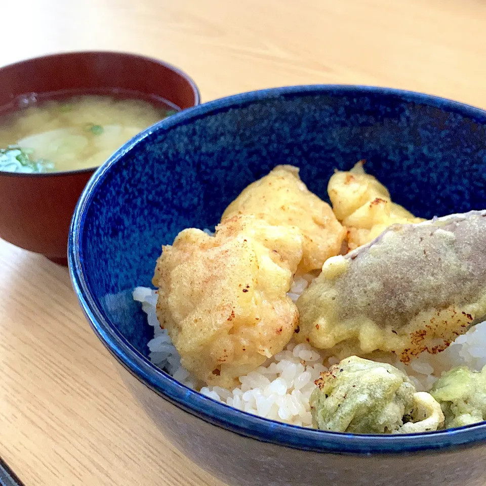 天丼、味噌汁(ねぎ、えのき、コーン)|ツインうさぎさん