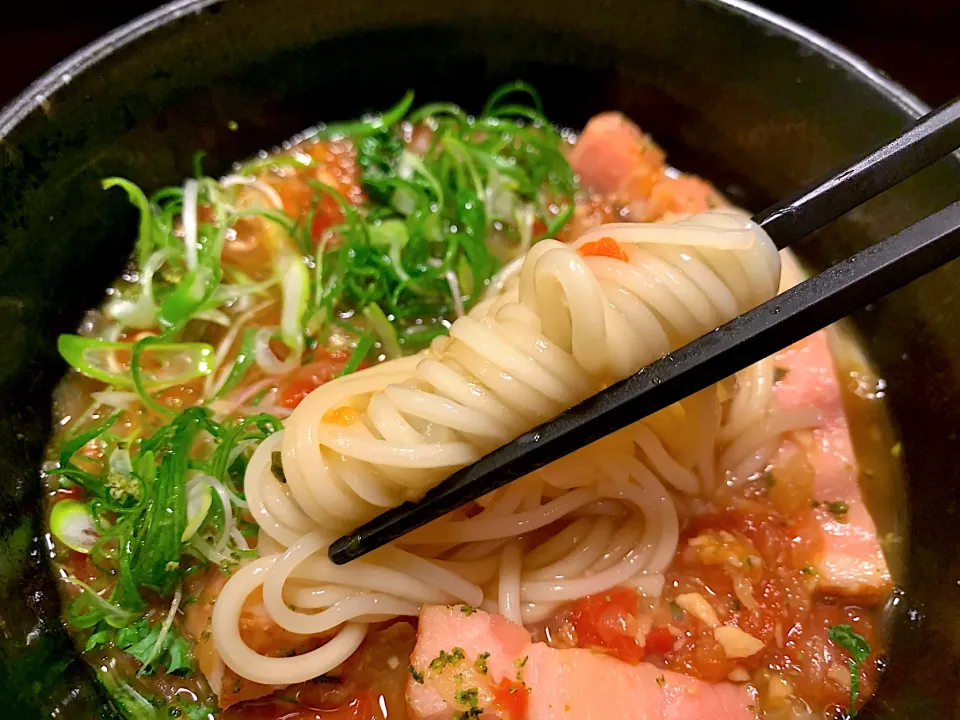 焦がしにんにくトマト温めん|半田手延べそうめんの店 阿波や壱兆さん