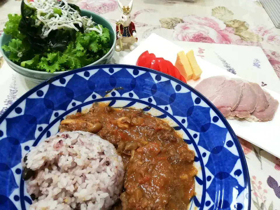 '21,3/6
炊飯器でハヤシライスと自家製ハムやらで晩ご飯😋|たえさん