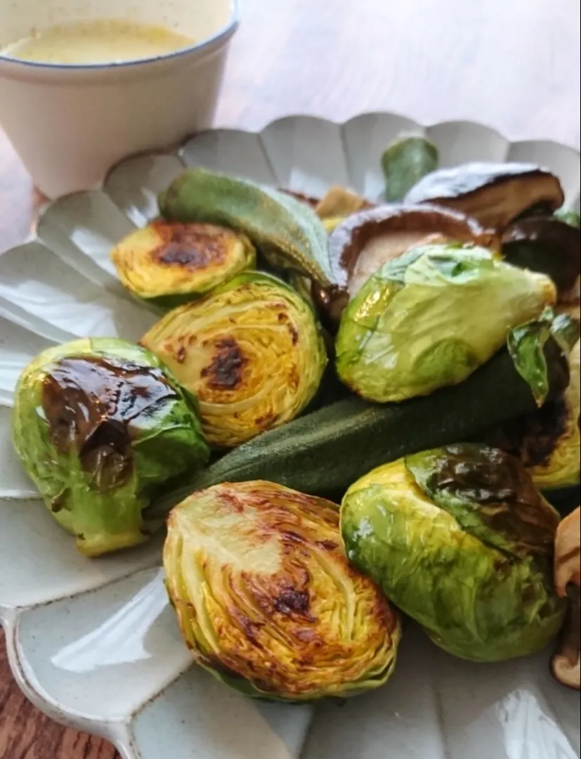 芽キャベツと椎茸とオクラのオーブン焼き|とだともさん