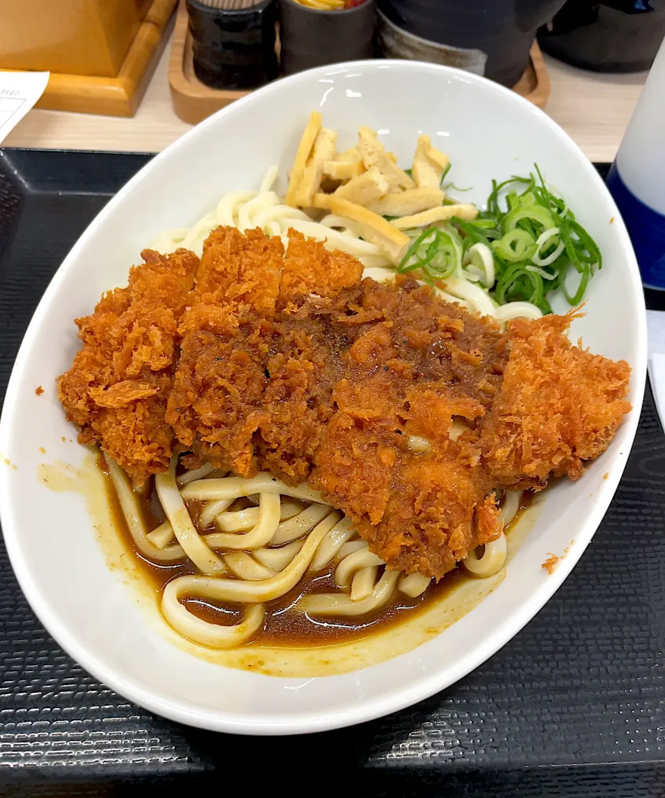 チキンカツカレーうどん🍛|るみおんさん