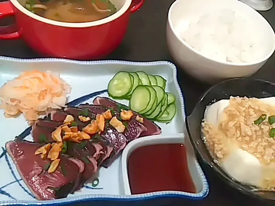 カツオのたたきと豆腐の鶏そぼろあんかけ|奥海さん