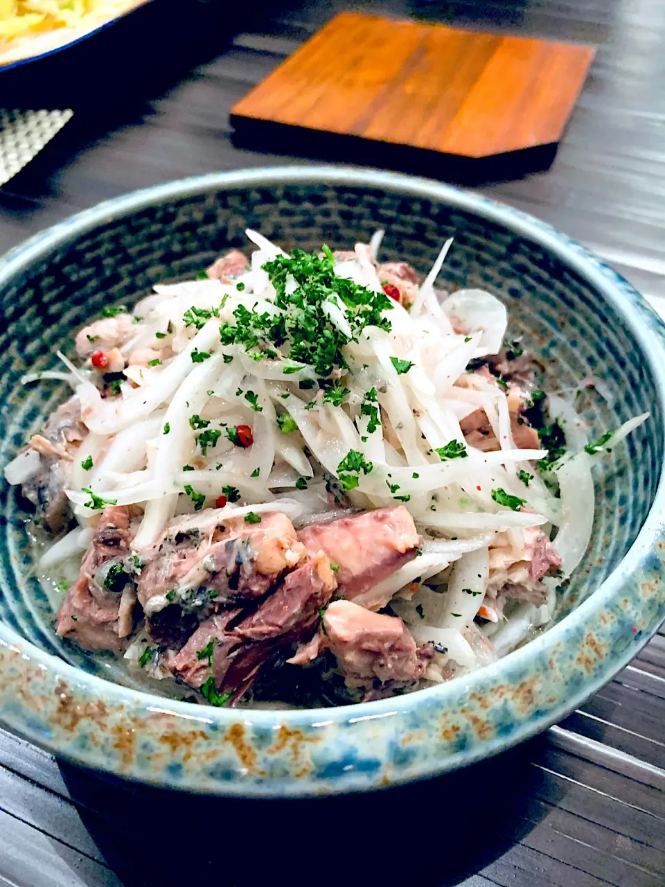 新玉ねぎとサバ缶のサラダ😋|ぽくくんさん