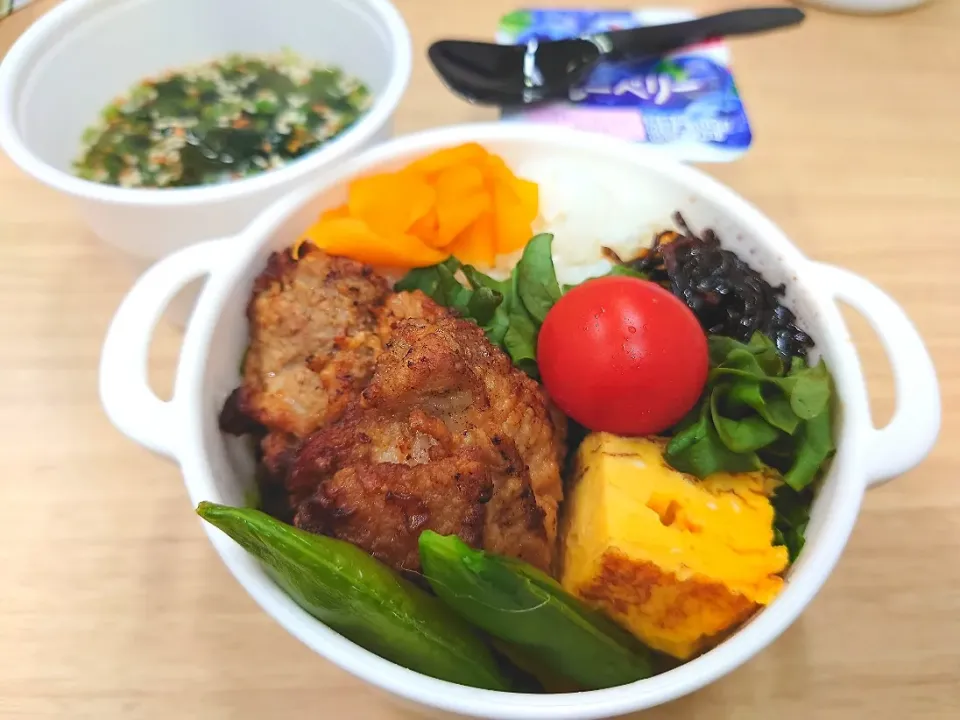 ★今日のお弁当★
❇️柚子胡椒ポン酢唐揚げ
❇️甘ーい玉子焼き
❇️スナップえんどう
❇️わかめスープ|☆Chieco☆さん