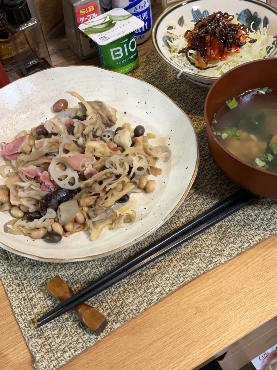 蓮根とベーコンと大豆のバター醤油炒め|くろさん