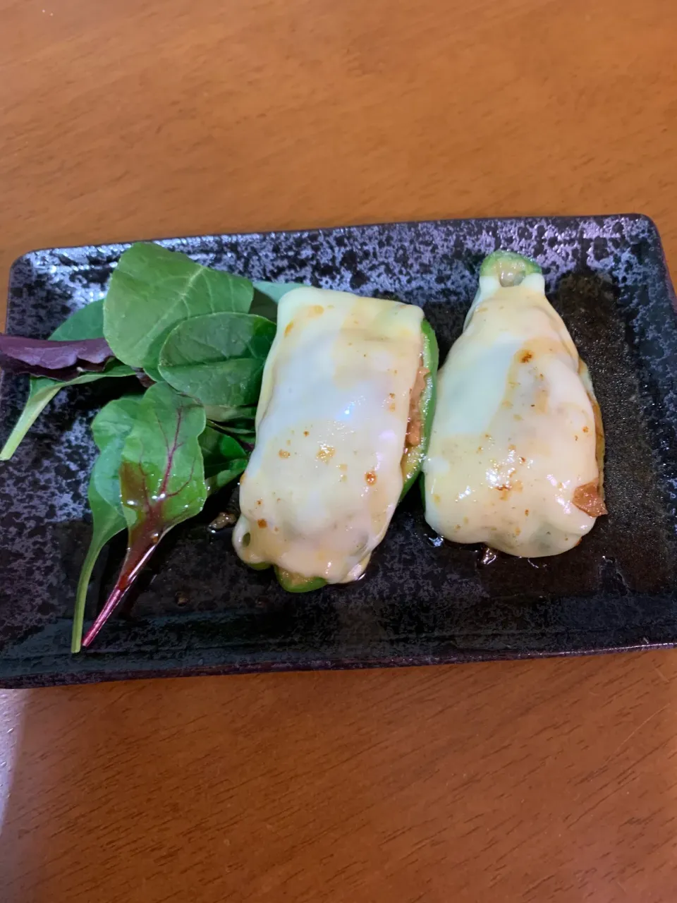 ピーマンの肉詰めチーズ照り焼きです。|レモンさん