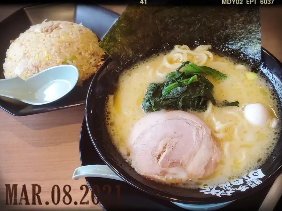 町田商店塩ラーメン|千穂さん