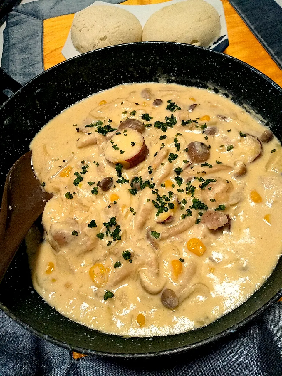 今日のお昼ごはん
※さつま芋と鶏肉の酒粕豆乳シチュー
※おからパウダーぷちパン|れあMIXさん