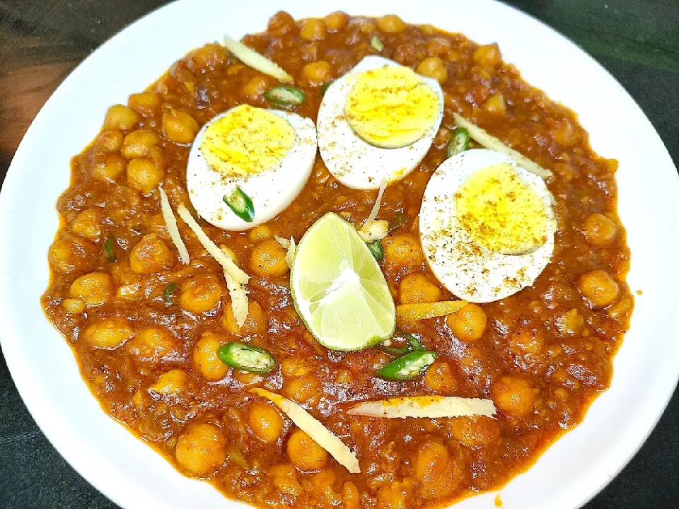 egg and chickpeas curry|Summaiya's cookingさん