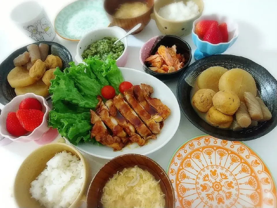 夕食(*^^*)
照り焼きチキン&サラダ
煮物(大根、こんにゃく、ミニがんも)
焼鮭
山形だしきゅうり
お味噌汁(しらす、卵)
いちご🍓|プリン☆さん