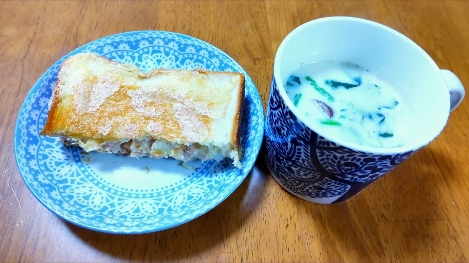 Snapdishの料理写真:３月３日　ツナメルト　さつまいもとほうれん草のスープ|いもこ。さん