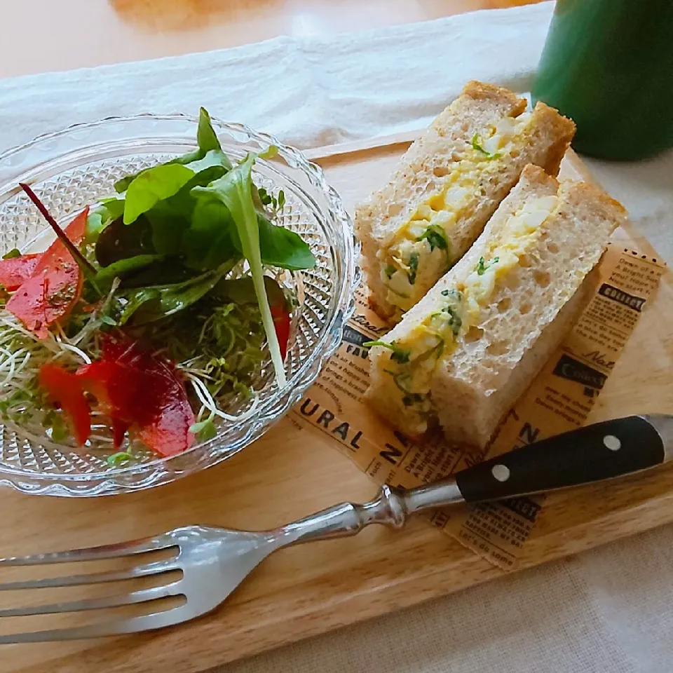 タマゴと鱈と豆苗のサンドで朝ごはん|えるえるさん