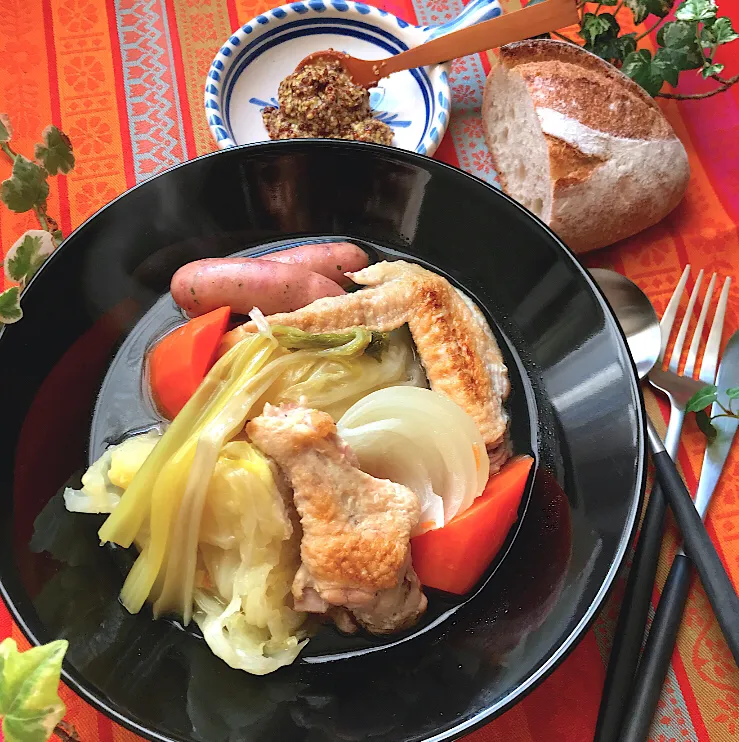 🐓お外は強風🌀ポトフの鶏バージョンプロポ（Poule au pot）で温かランチ🍽|Hollyさん