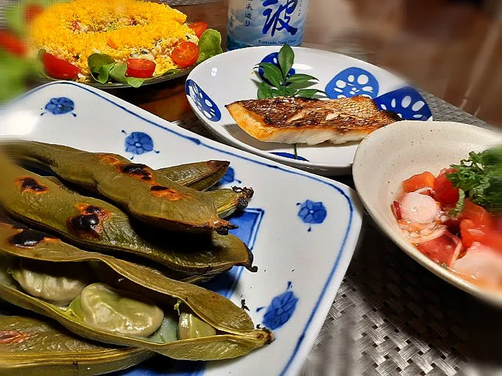 焼き空豆
鯛🐟塩焼き
たこ、トマトマリネ
ミモザサラダ🥗|びせんさん