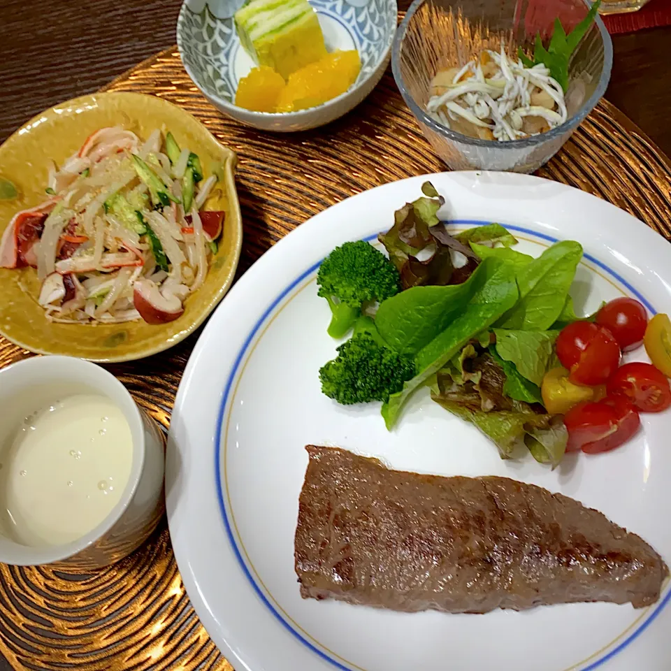 Snapdishの料理写真:ステーキ🥩晩ご飯|minaさん