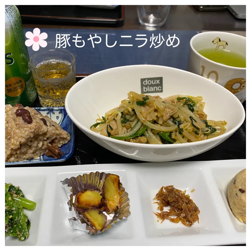 Snapdishの料理写真:豚もやしニラ炒め|いのっちさん