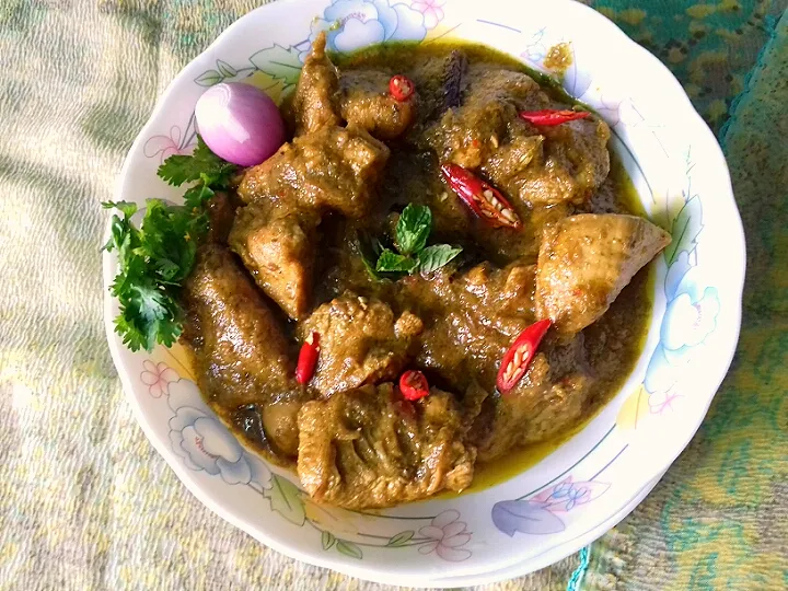 Snapdishの料理写真:Mint-Coriander Chicken Curry|Binita Thapaさん