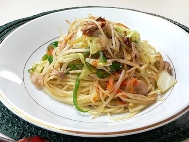 野菜炒めパスタのレシピ……ヘルシーなのに食べごたえあり！ #AllAbout|All About 料理レシピさん