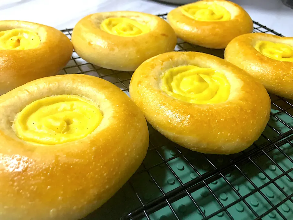 Sourdough discard custard bun|Faye Chawさん