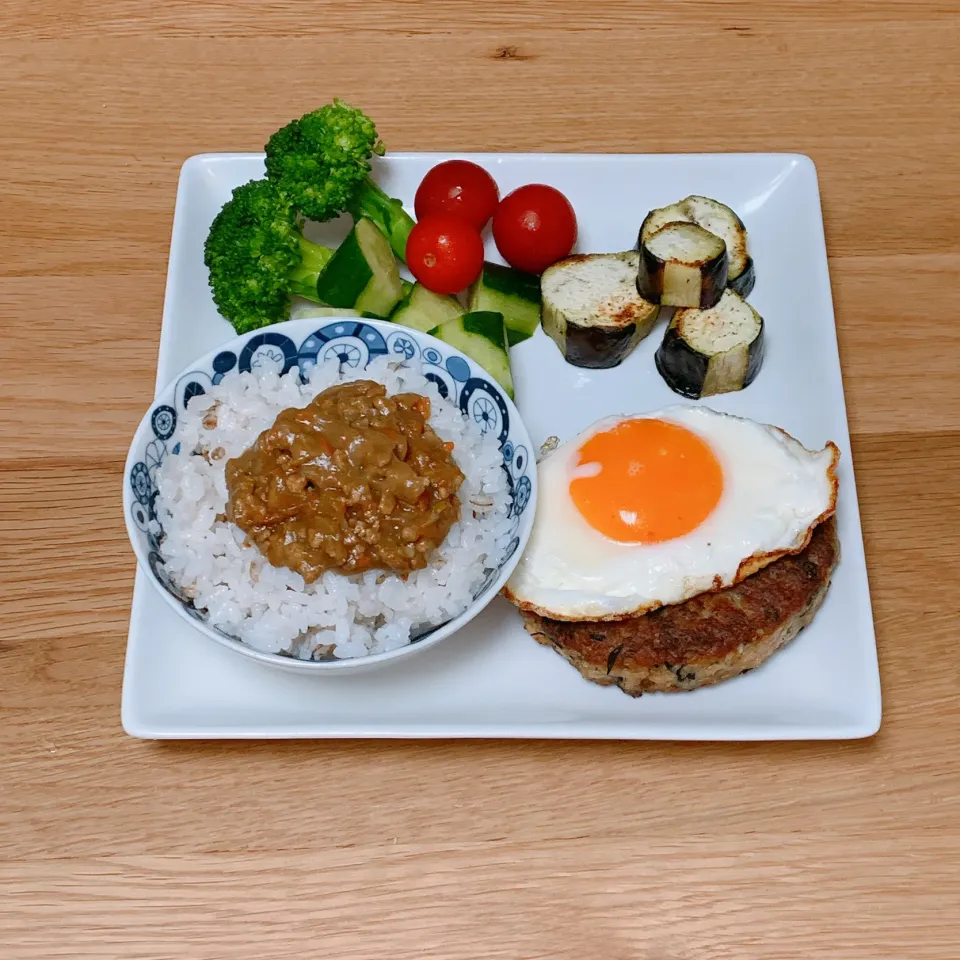 今日のお昼は、ガパオご飯に^ ^|ヤマネコさん