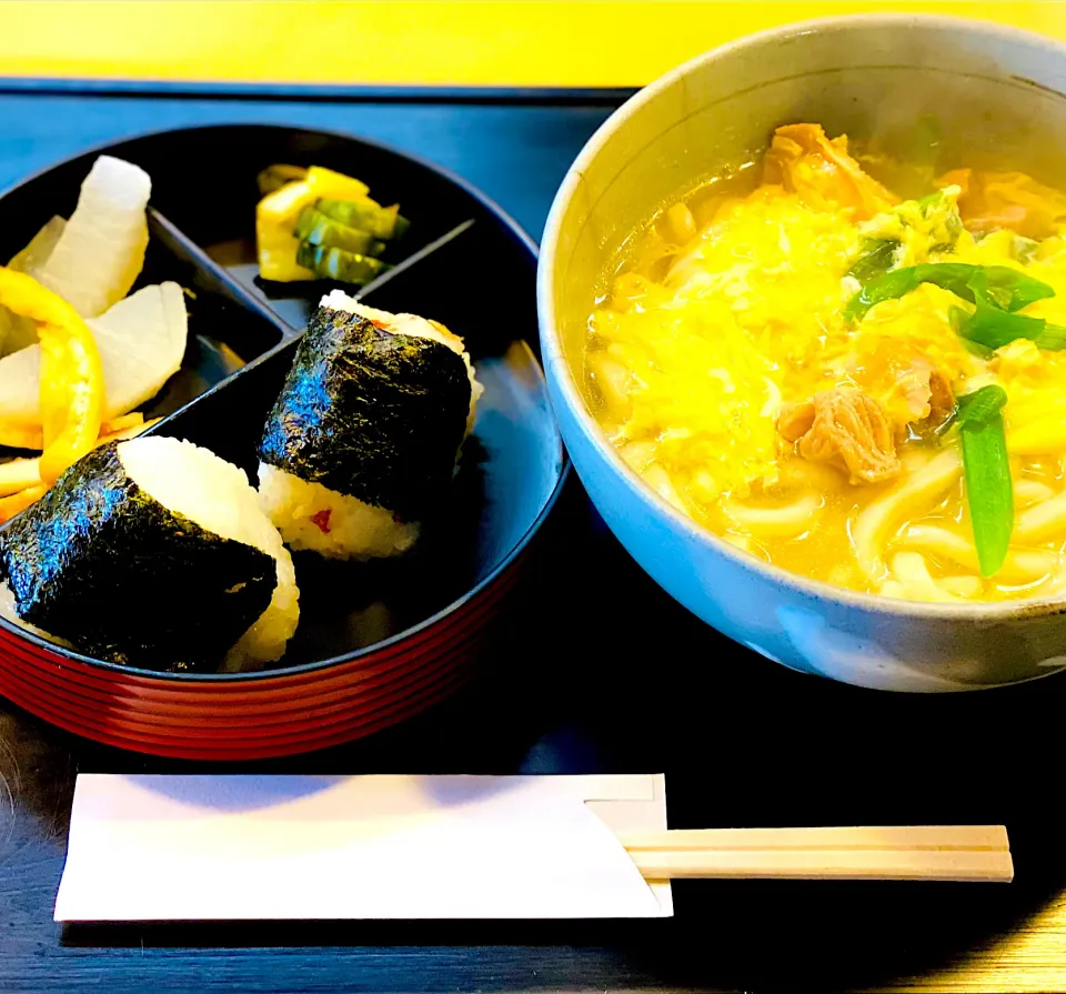 卵とじうどん＆おにぎり🍙|にゃあ（芸名）さん