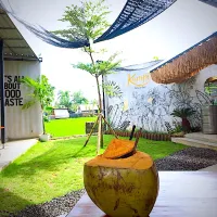 Snapdishの料理写真:Coconut at @kumpikitchenandgrill 📍Canggu, Bali, Indonesia|Kumpi Kitchen and Grillさん