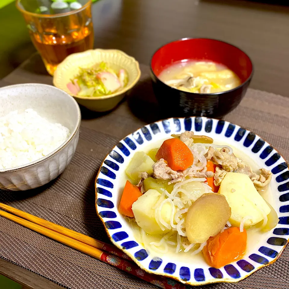 塩肉じゃが　キャベツとかまぼこ炒め　油揚げと白菜の味噌汁|ちぐあささん