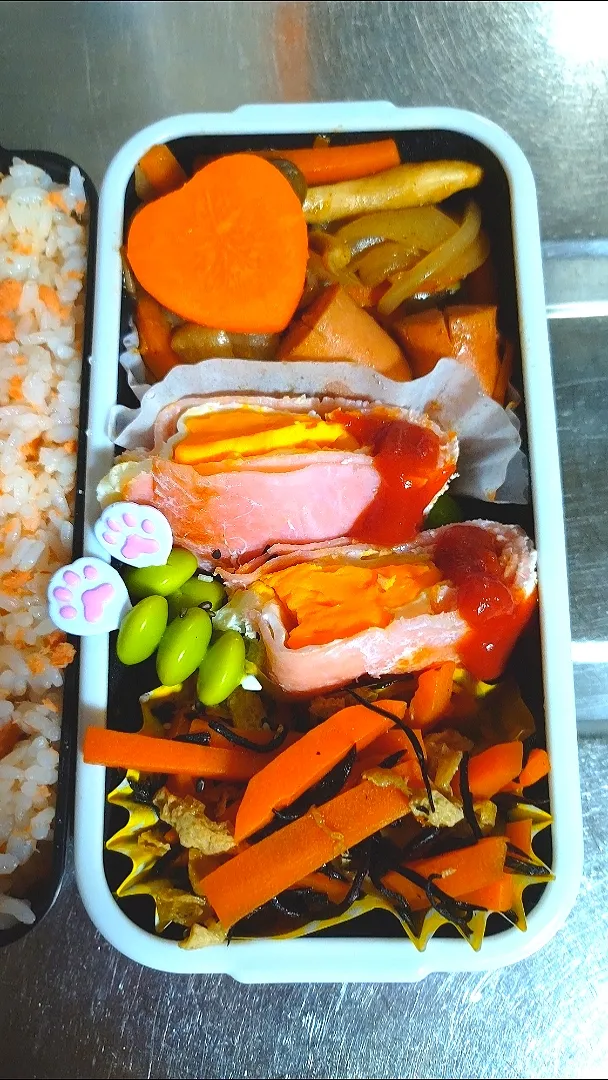 旦那弁当　2021/3/12

しめじとウインナーのガリバタ炒め
にんじんのグラッセ
ハムエッグ
えだまめピック
ひじき煮|ユキヨメ♪さん