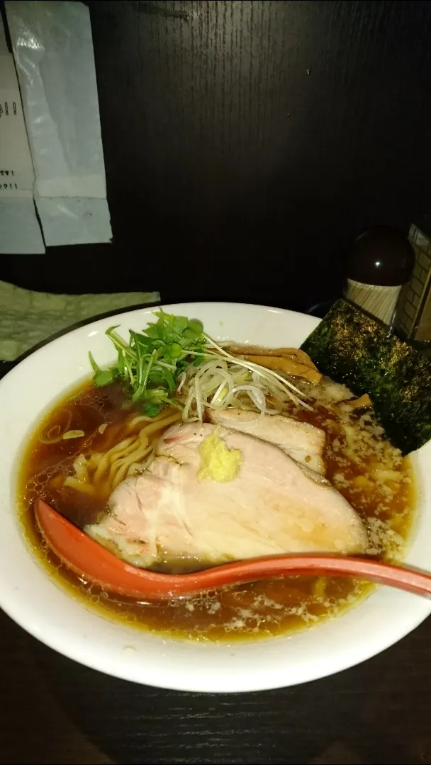 東京都北区赤羽「麺処夏海」の醤油ラーメン縮れ麺バージョン|タカシさん