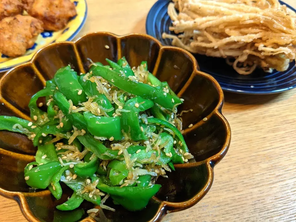 ピーマンとじゃこの炒め物|しほさん