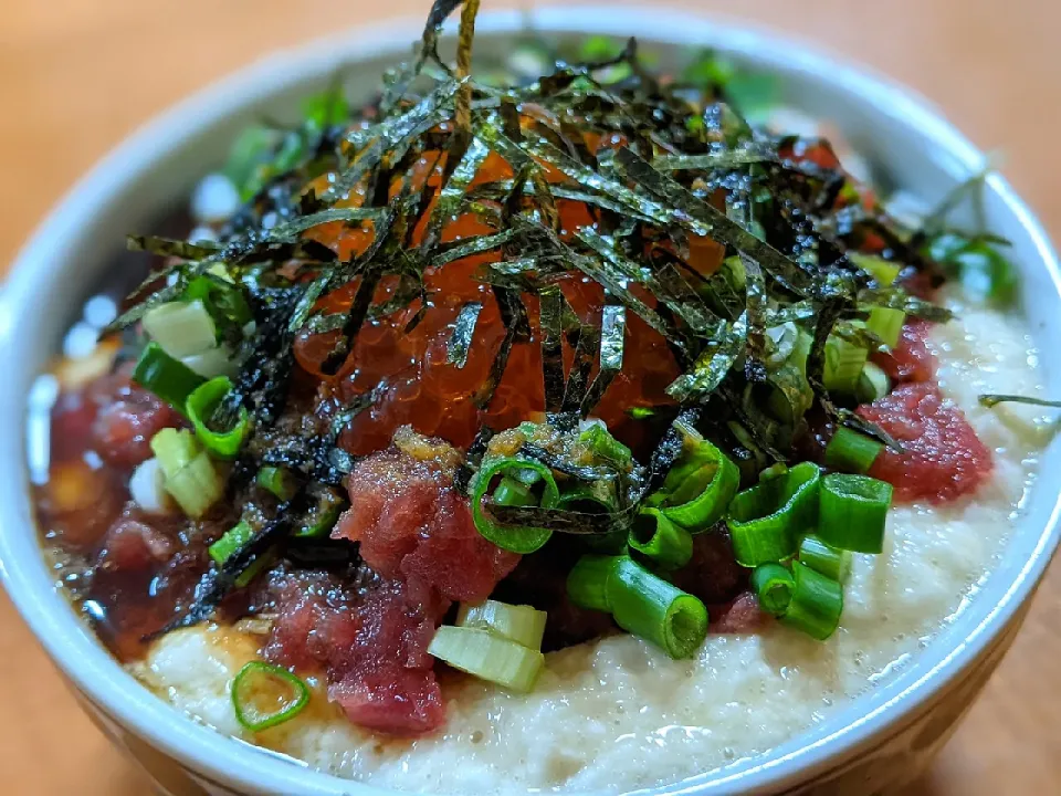 Snapdishの料理写真:マグロタタキ丼|Hazukiさん