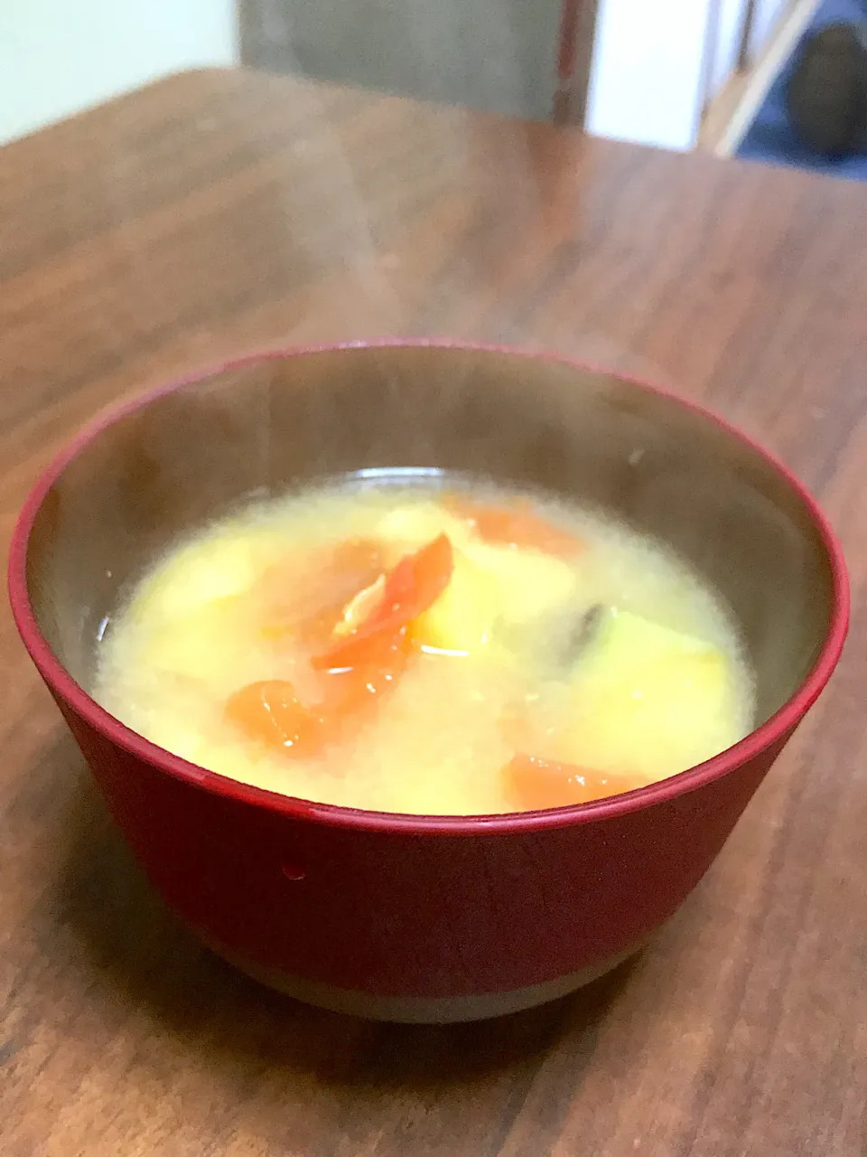 Snapdishの料理写真:トマトとさつま芋のお味噌汁|hizen15さん