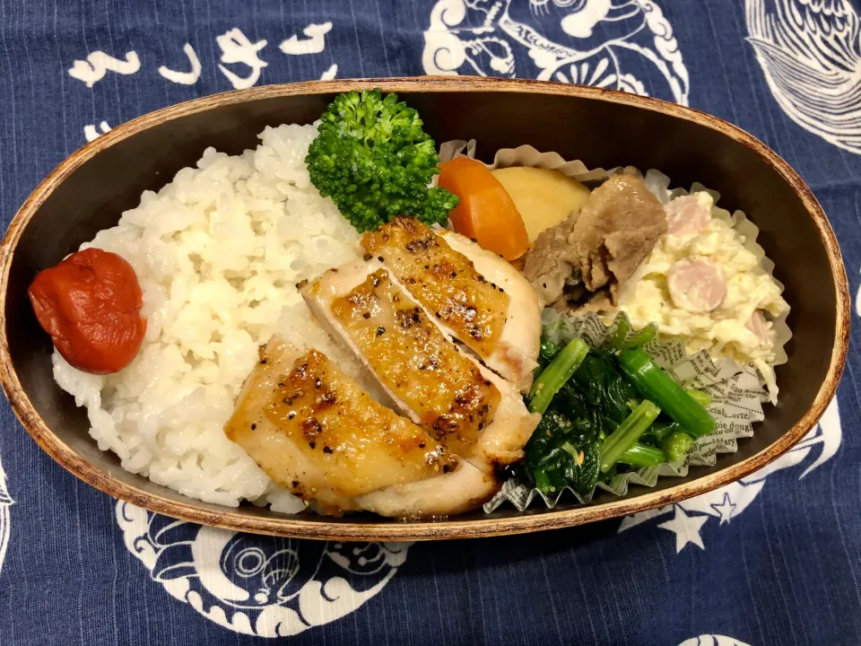 サラ弁　　　　　　　　　　　　　　　　　　鶏の照り焼き　ポテサラ　ほうれん草お浸し　肉じゃが|じゅんさんさん