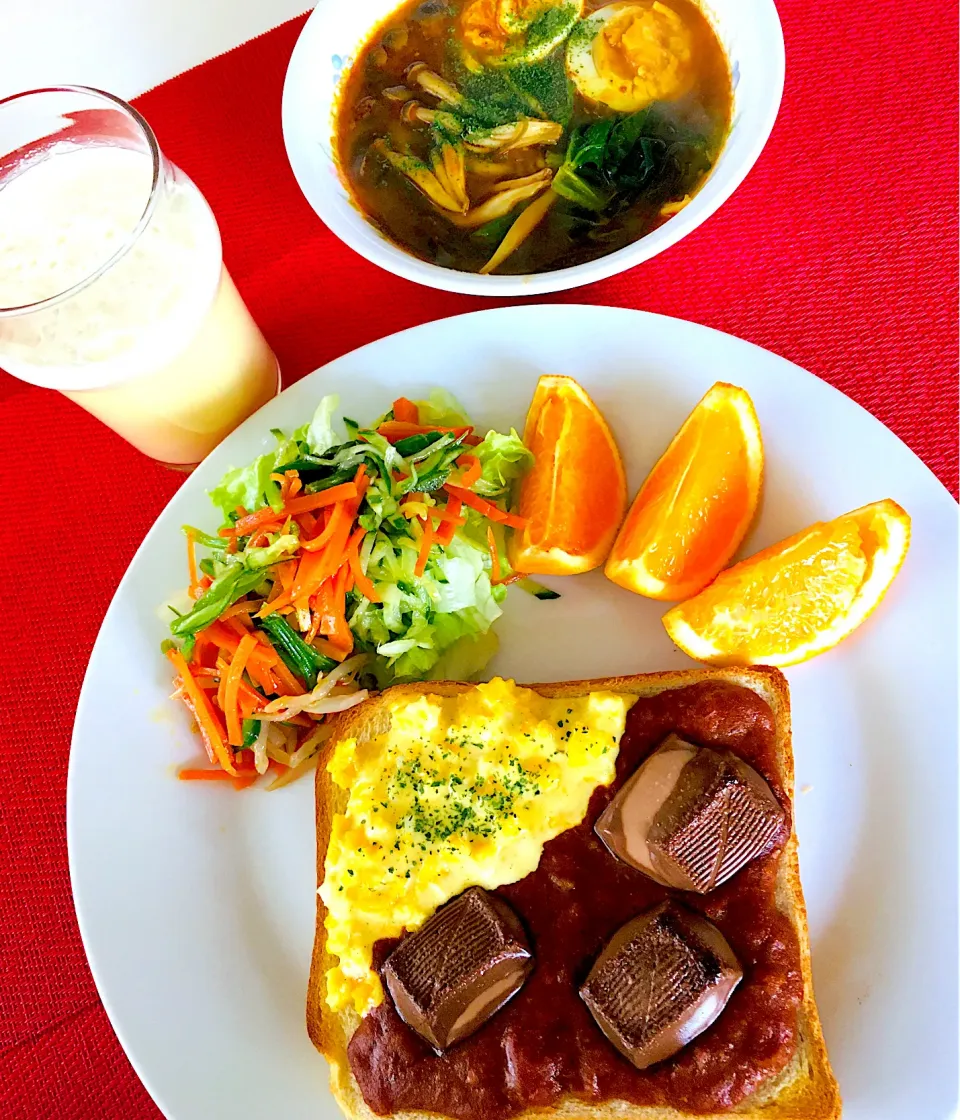 ハッピーモーニングセット^_^💖✌️オープンサンド🍞💖卵マヨネーズとスパイスチキンカレーにチョコレート🍫😋美味かった〜^_^✌️💖甘辛最高笑笑💪💖毎朝生卵摂取中💪ミルクセーキ🥛💖コラーゲンカレースープ💪✌️💖朝カレー生活210日目👍|HAMI69さん