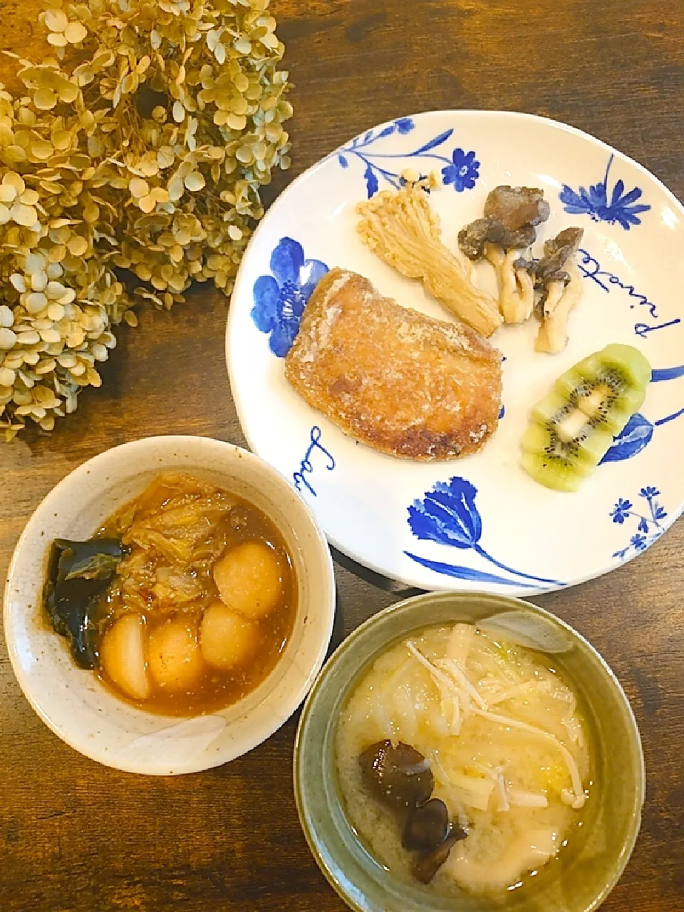 Snapdishの料理写真:鮫ときのこのオリーブ揚げ|大学生の嫁入り修行さん